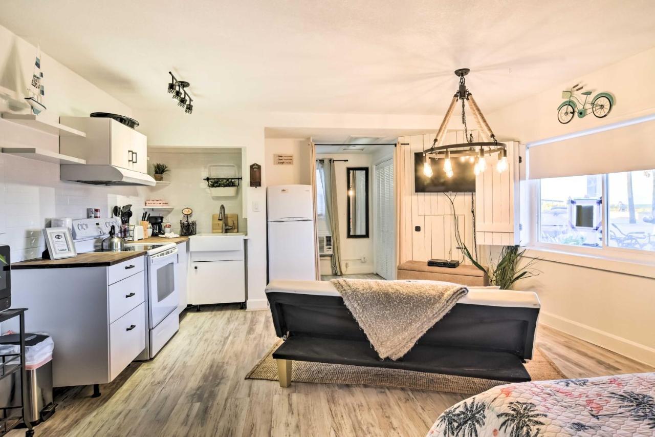 Idyllic Pass-A-Grille Studio - Walk To The Beach! St. Pete Beach Exterior photo